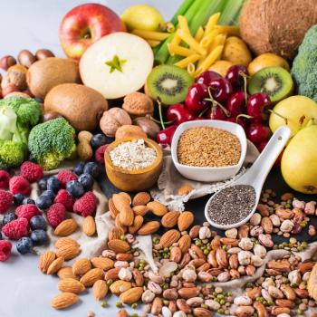 Vários tipos de frutas, legumes, sementes e oleaginosas são alguns dos alimentos que soltam o intestino