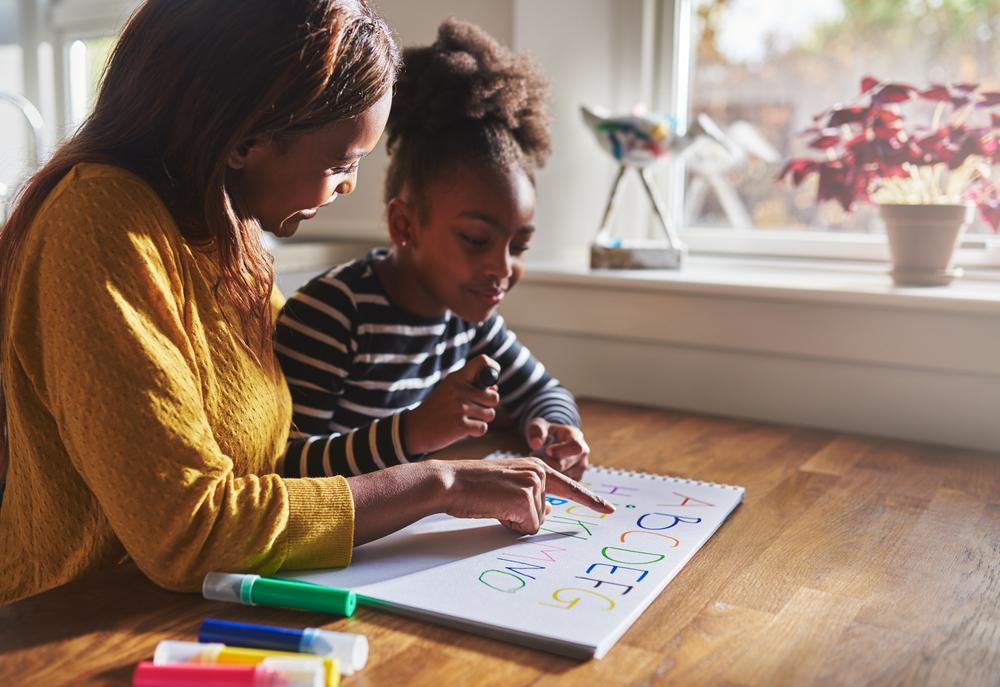 Atividades de alfabetização: como ajudar em casa?